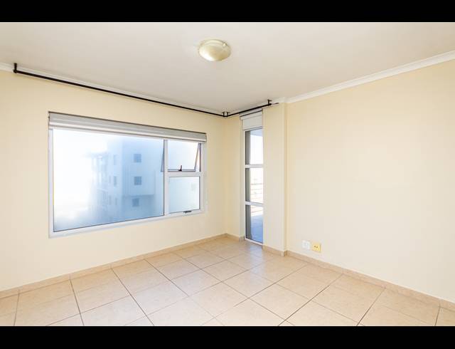 3 BEDROOM APARTMENT TO LET IN BEACHFRONT